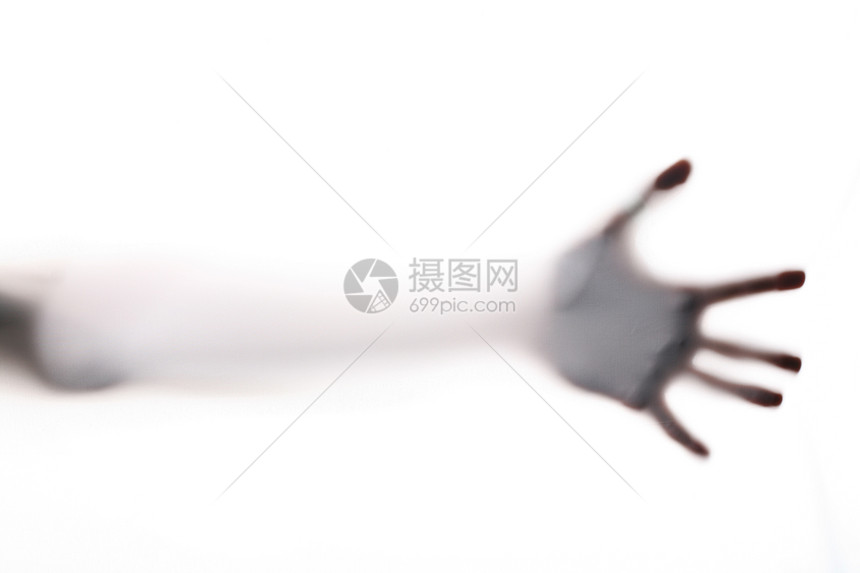 手指溃烂的幕后黑手 千万别再让孩子碰它！ 8岁小学生的危险爱好 (手指 溃烂)