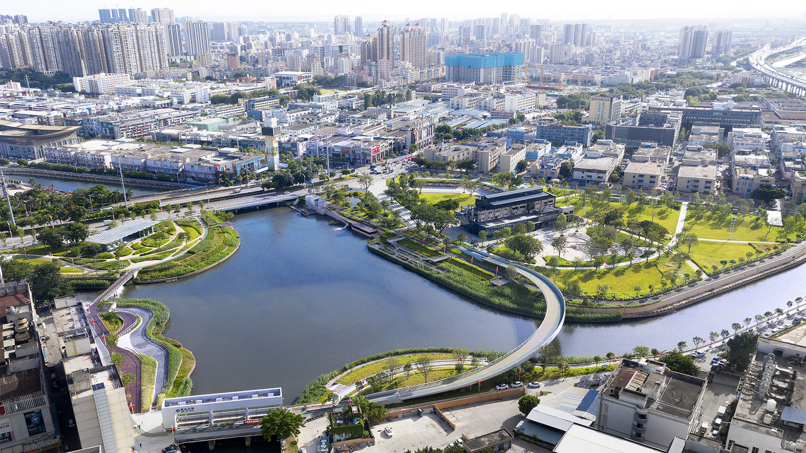 深圳宝安区施工现场发生地面坍塌 13 (深圳宝安区施工扰民投诉电话)