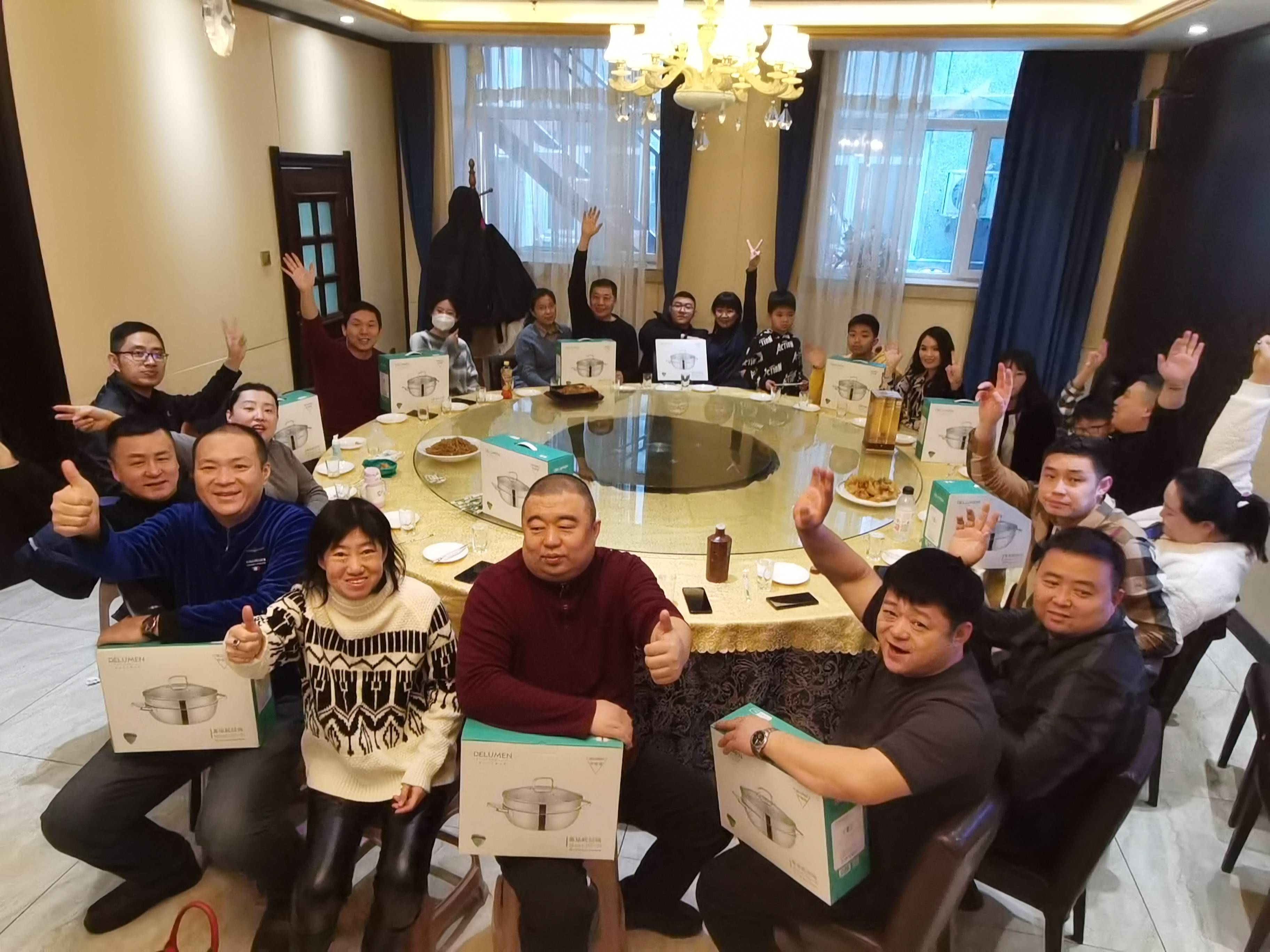 多家车企祭出免息购车优惠 年末冲量战开打 (又一家车企关闭)