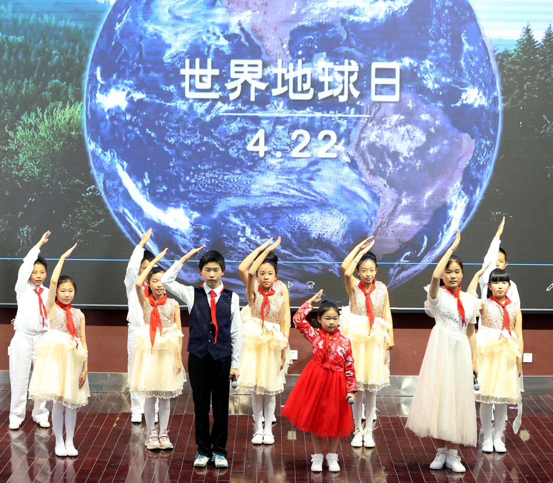 地球友好·发现成长市集 ins 为环保打卡 ins 吸引超300组家庭积极参与 (地球友谊)