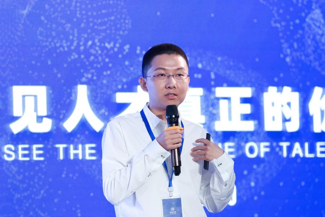 网传极越启动返聘